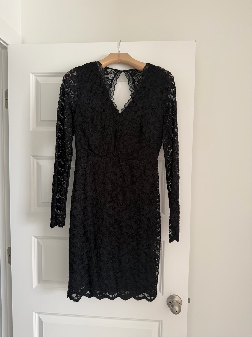 Vero Moda Black Lace Long-Sleeve Keyhole Dress